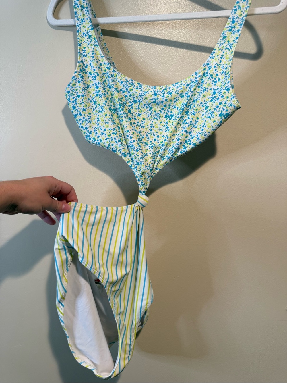 SOLID & STRIPED Bailey Floral and striped Cutout One Piece Sz L - Picture 5 of 9